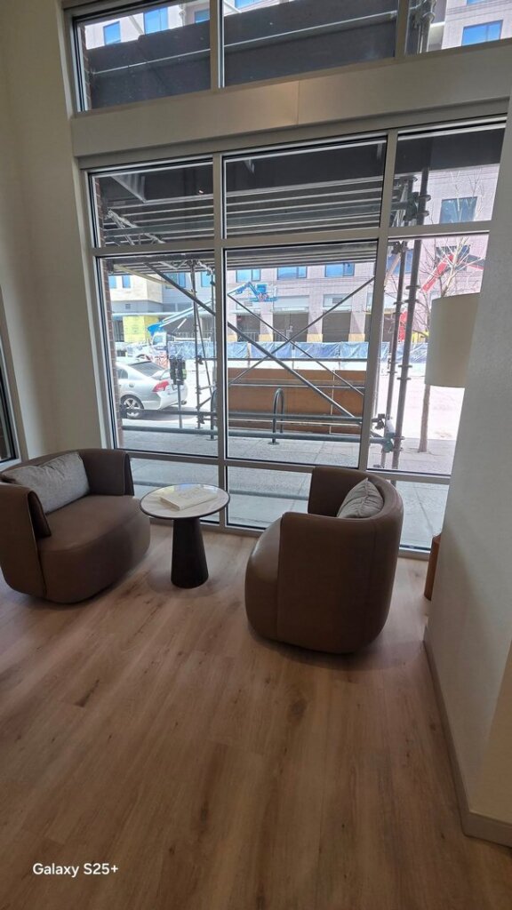 Denver, CO Commercial Cleaning Pros – Keeping Workspaces Spotless. Contact Us for a Free Quote!