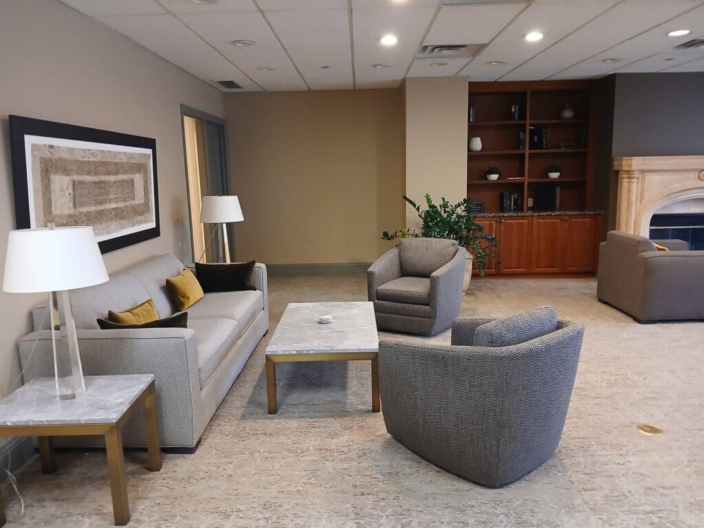 Denver’s Go-To Commercial Cleaning Experts – Get in Touch Today for a No-Obligation Estimate!